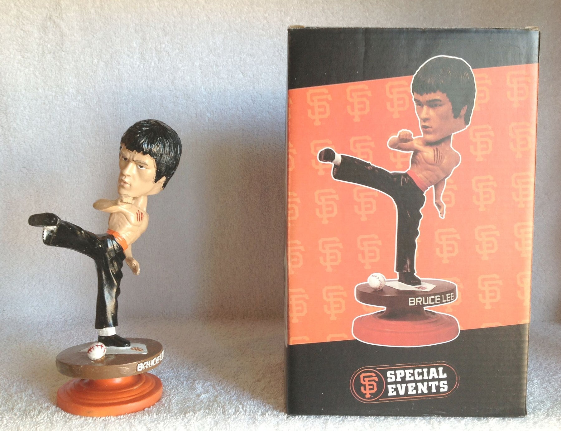 Bruce Lee - Computer Sitter Bobblehead