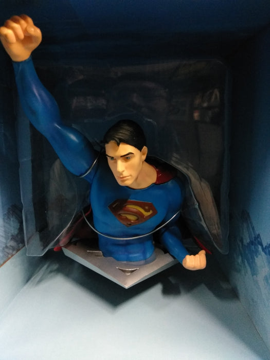Superman Flying pose Exclusive DC Direct Statuette  Bobblehead