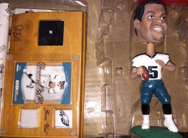 Donovan McNabb White Philadelphia Eagle Upper Deck Bobblehead