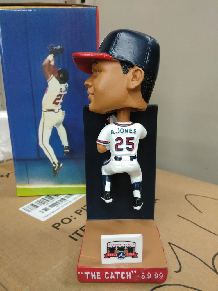 Andruw Jones Wall Catch Braves Limited Edition Bobblehead