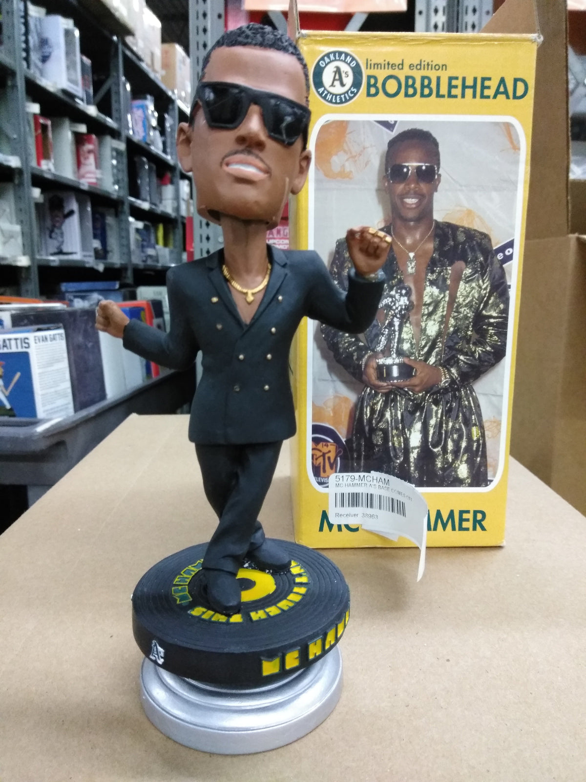 トニーホーク　ボブルヘッド　Tony Hawk Bobblehead Tony Hawk Padres Bobblehead — BobblesGalore